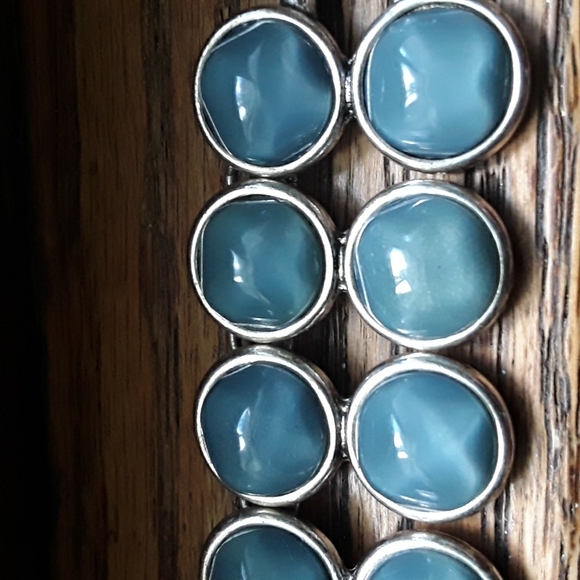 Kenneth Cole Silver Tone Moonstone Eclipse Double Row Round Blue Stone Necklace - Picture 7 of 8